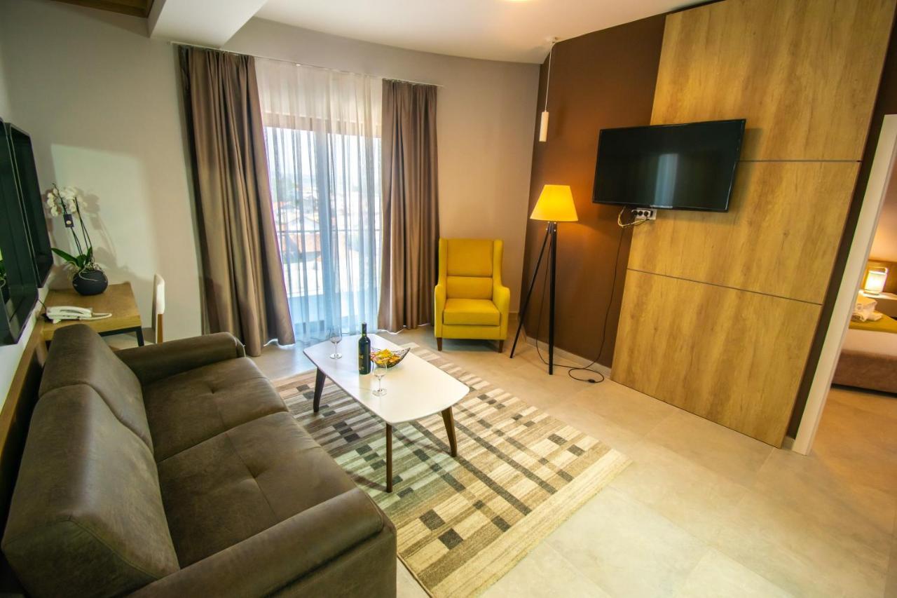Hotel Hills Улцин Екстериор снимка