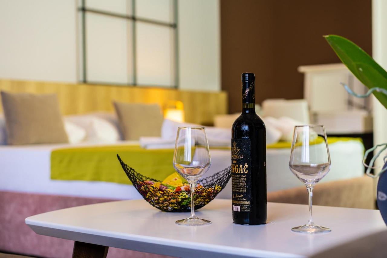 Hotel Hills Улцин Екстериор снимка