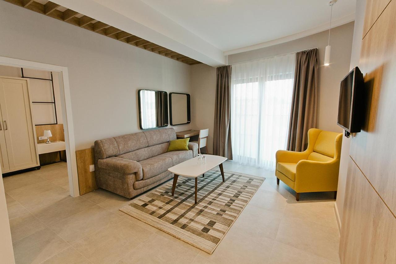 Hotel Hills Улцин Екстериор снимка
