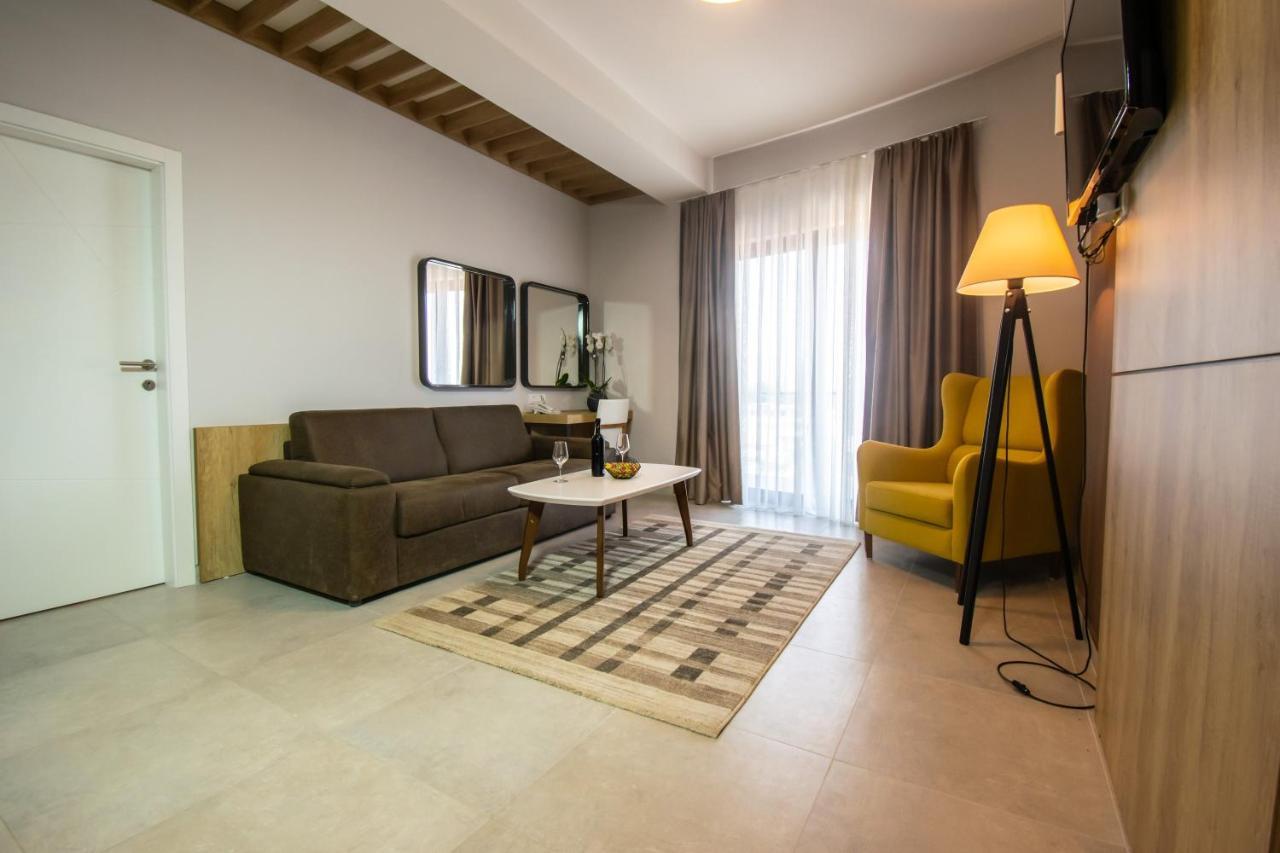 Hotel Hills Улцин Екстериор снимка