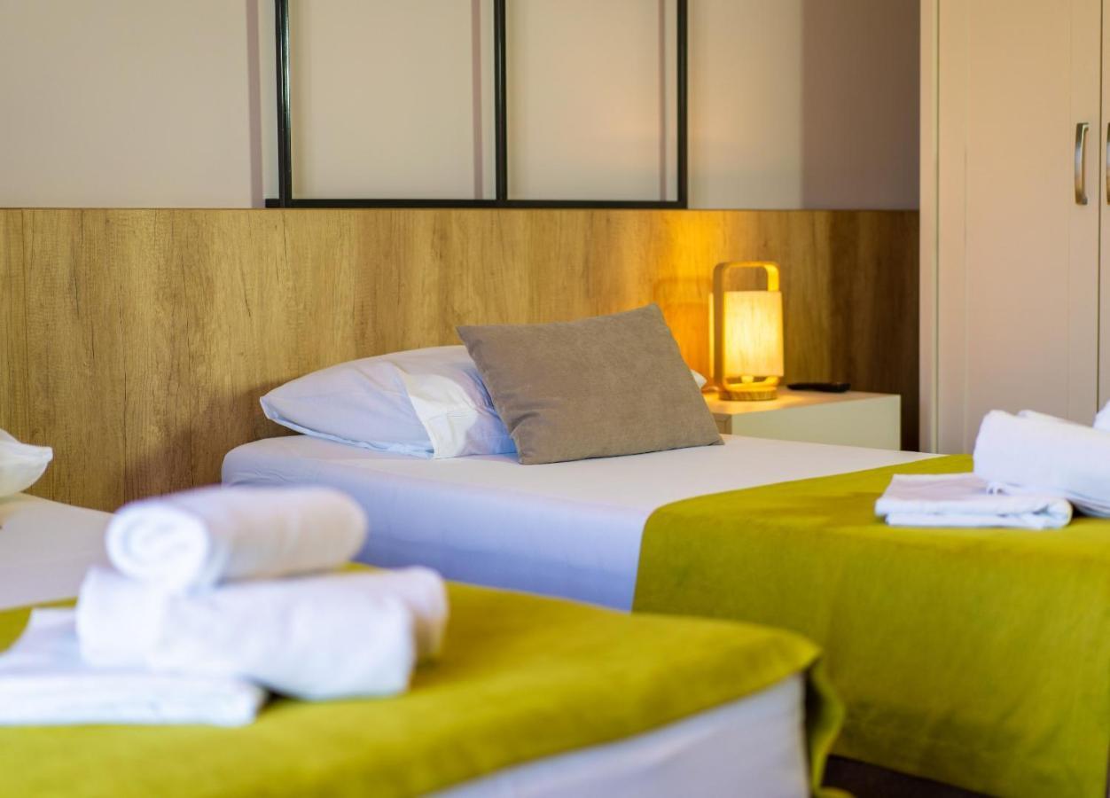 Hotel Hills Улцин Екстериор снимка