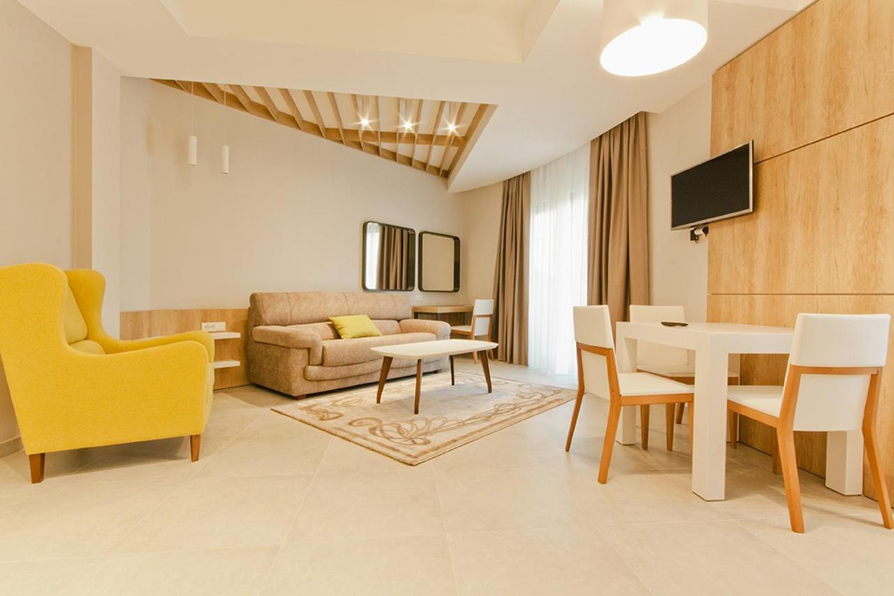 Hotel Hills Улцин Екстериор снимка