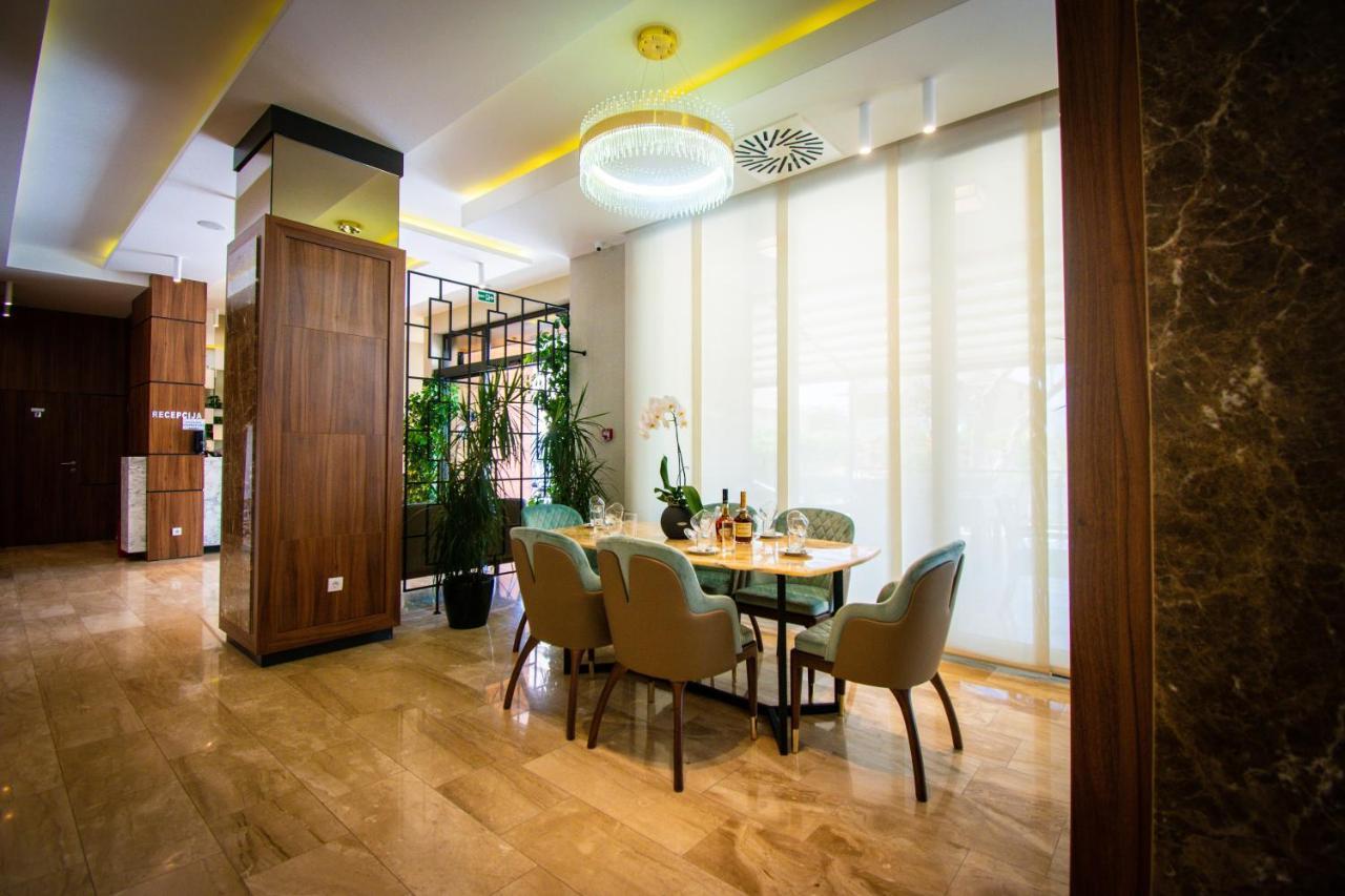 Hotel Hills Улцин Екстериор снимка