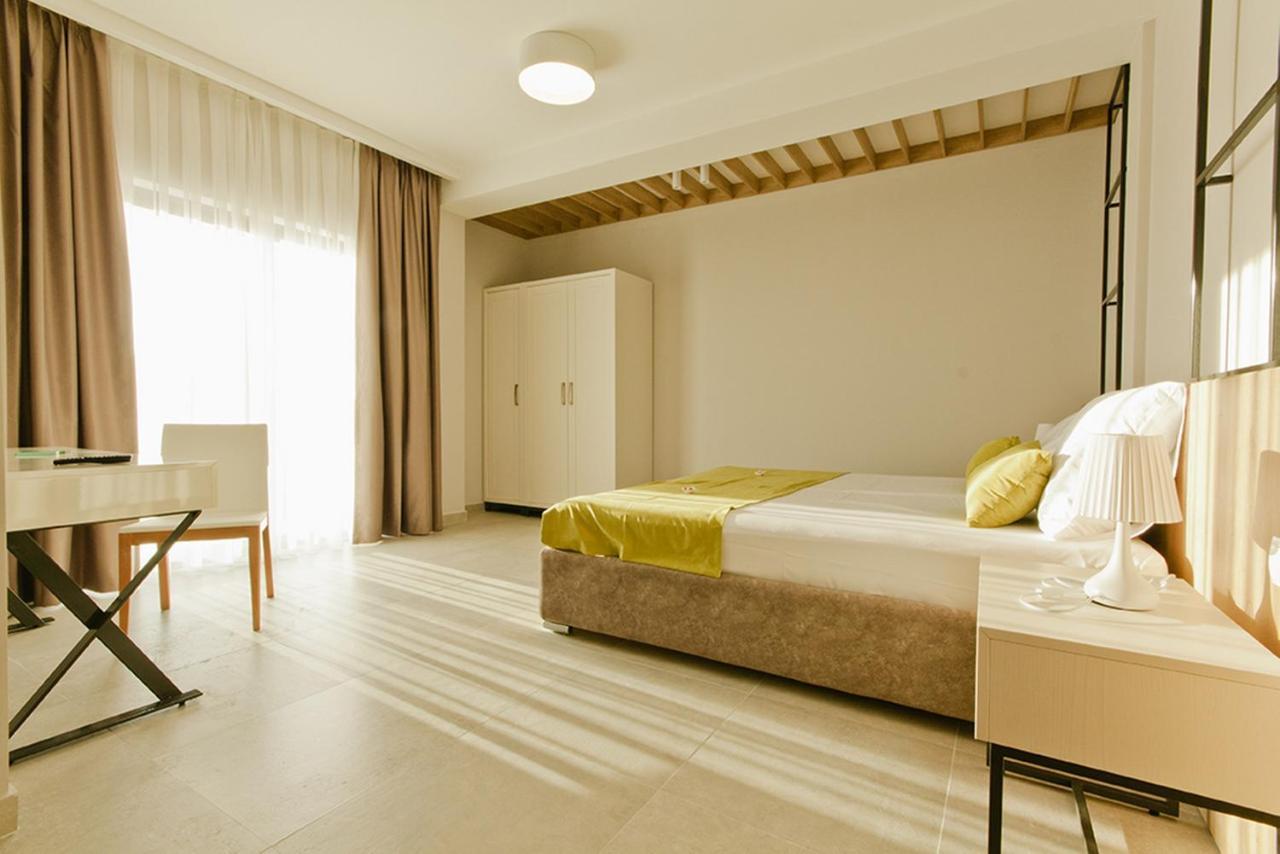 Hotel Hills Улцин Екстериор снимка